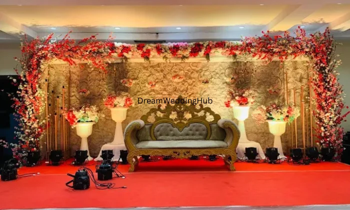 Silver Lawn and Banquet